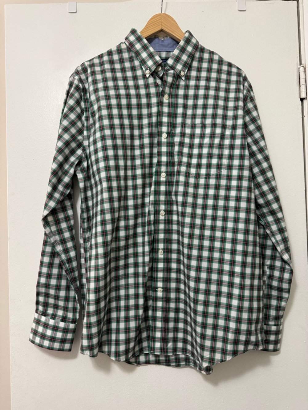 crown & ivy Green and White Plaid Button-Down Shirt